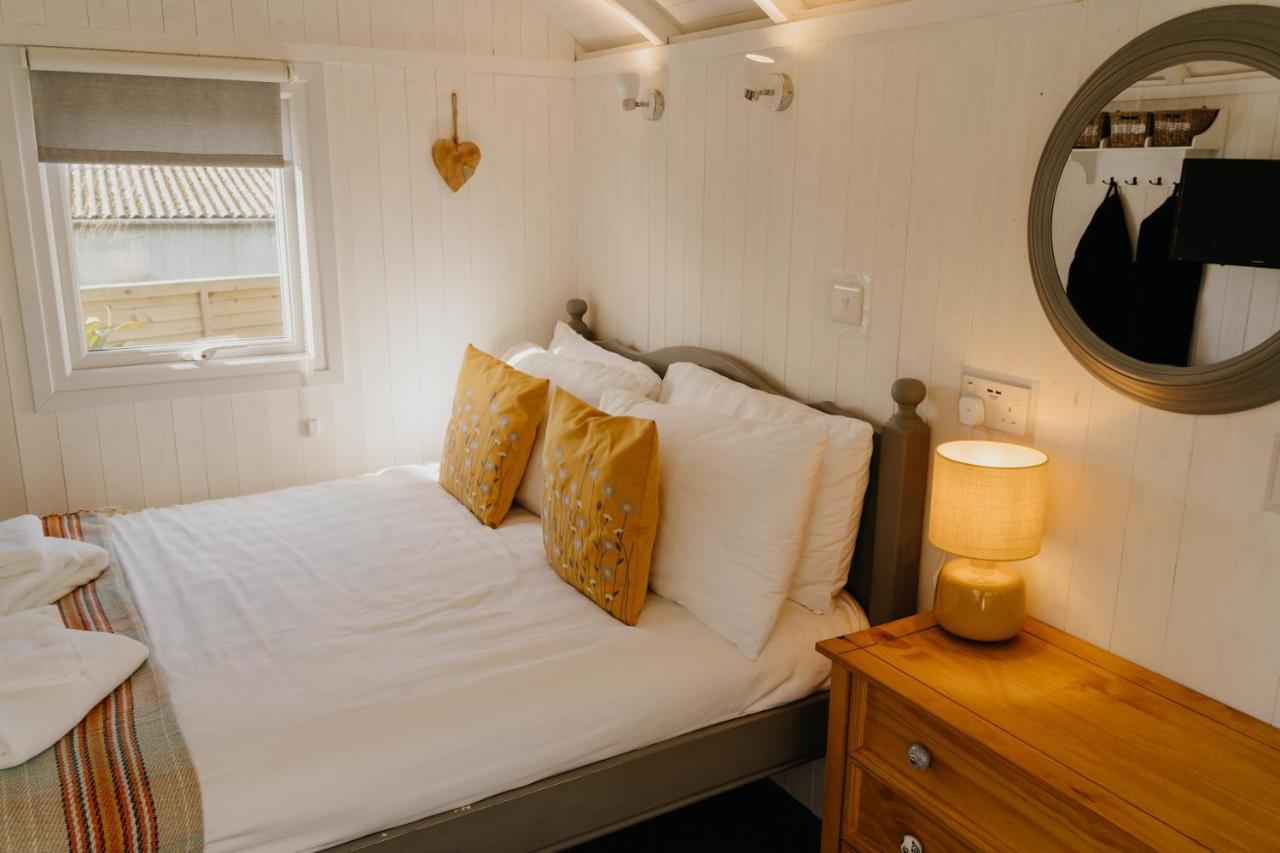 Little England Retreats - Cottage, Yurt And Shepherd Huts Othery Exterior photo