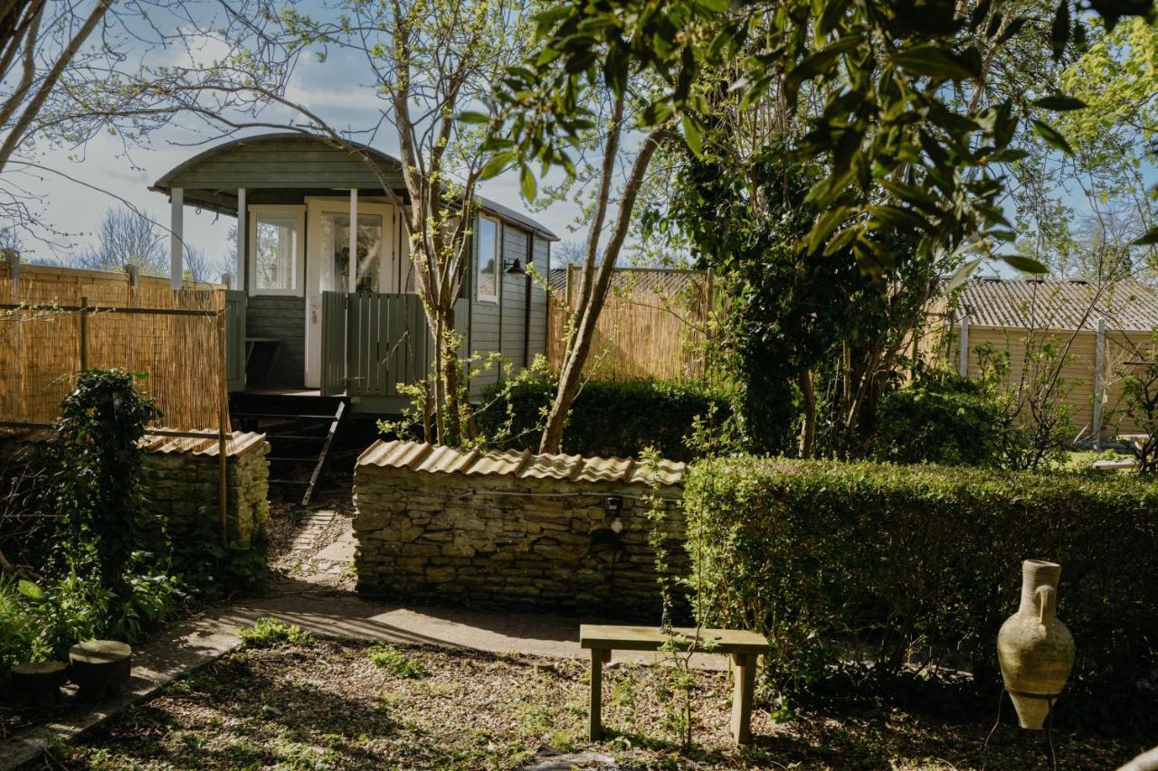 Little England Retreats - Cottage, Yurt And Shepherd Huts Othery Exterior photo
