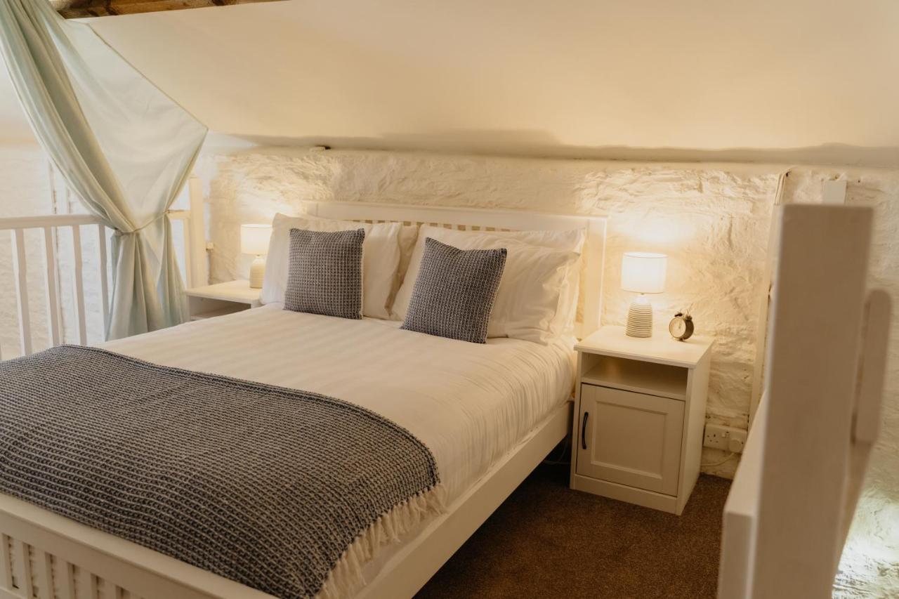 Little England Retreats - Cottage, Yurt And Shepherd Huts Othery Exterior photo