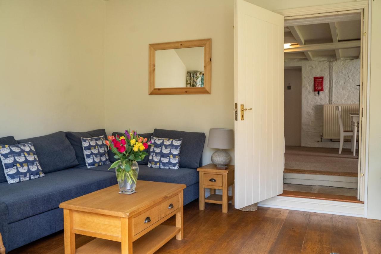 Little England Retreats - Cottage, Yurt And Shepherd Huts Othery Exterior photo