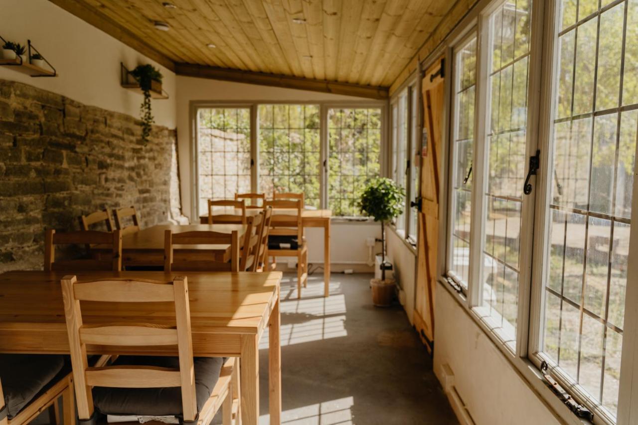 Little England Retreats - Cottage, Yurt And Shepherd Huts Othery Exterior photo