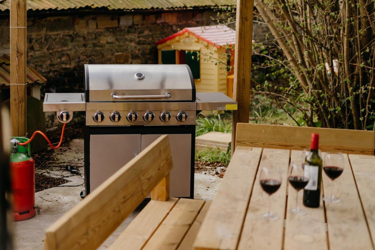 Little England Retreats - Cottage, Yurt And Shepherd Huts Othery Exterior photo