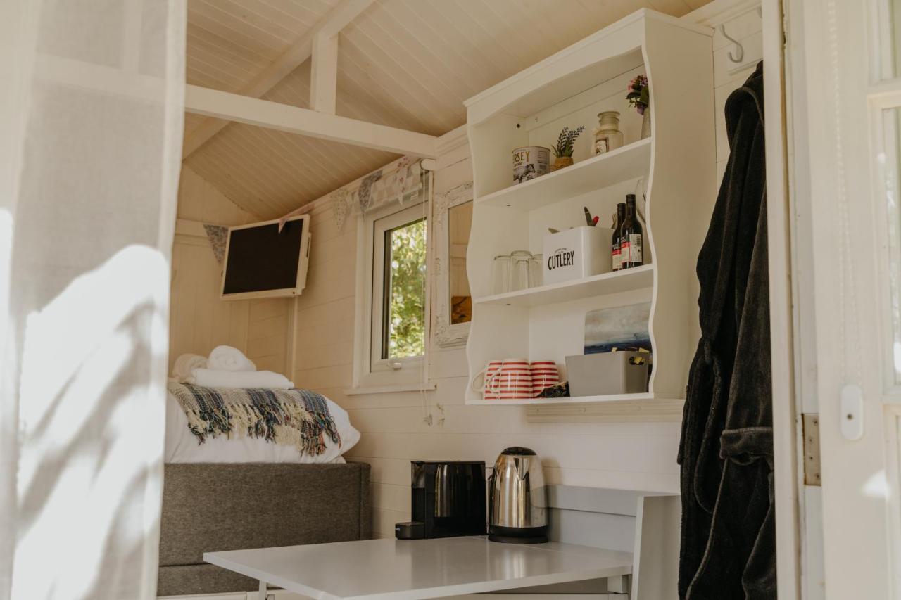 Little England Retreats - Cottage, Yurt And Shepherd Huts Othery Exterior photo