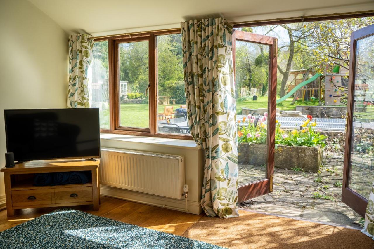 Little England Retreats - Cottage, Yurt And Shepherd Huts Othery Exterior photo