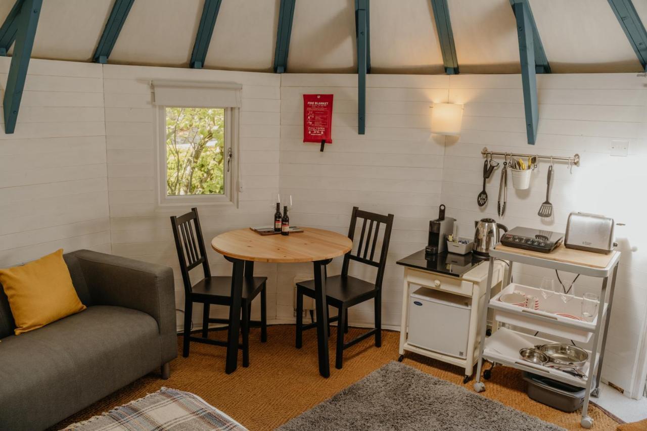 Little England Retreats - Cottage, Yurt And Shepherd Huts Othery Exterior photo