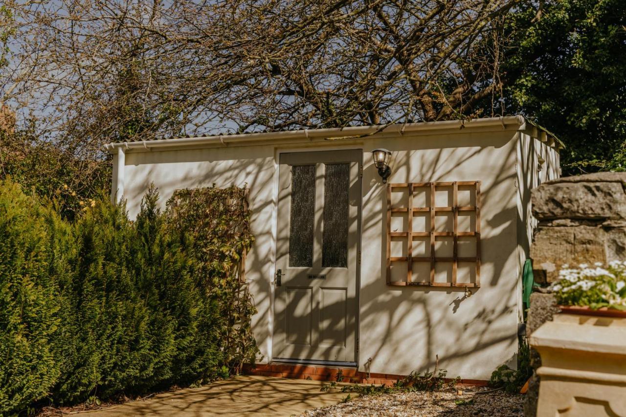 Little England Retreats - Cottage, Yurt And Shepherd Huts Othery Exterior photo